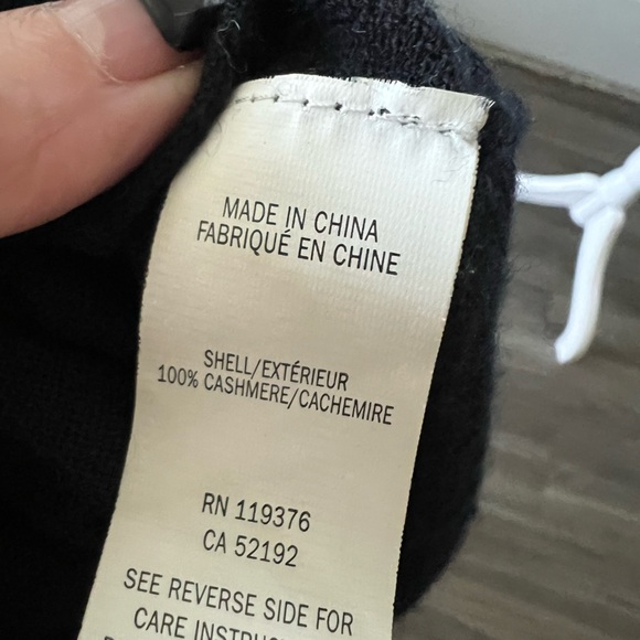 Helmut Lang Black Crew Neck Cashmere light Sweater with Textured Finish - Picture 8 of 8